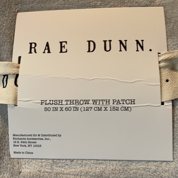 Rae Dunn - LOVE - blanket - Picture 3 of 3